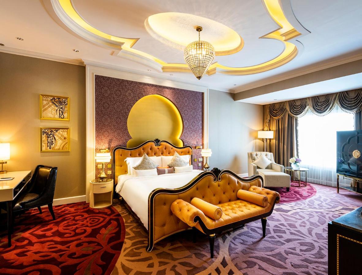 Ezdan Palace Hotel Доха Екстериор снимка A suite at the hotel