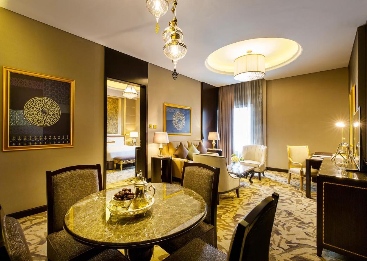 Ezdan Palace Hotel Доха Екстериор снимка Suite at the hotel