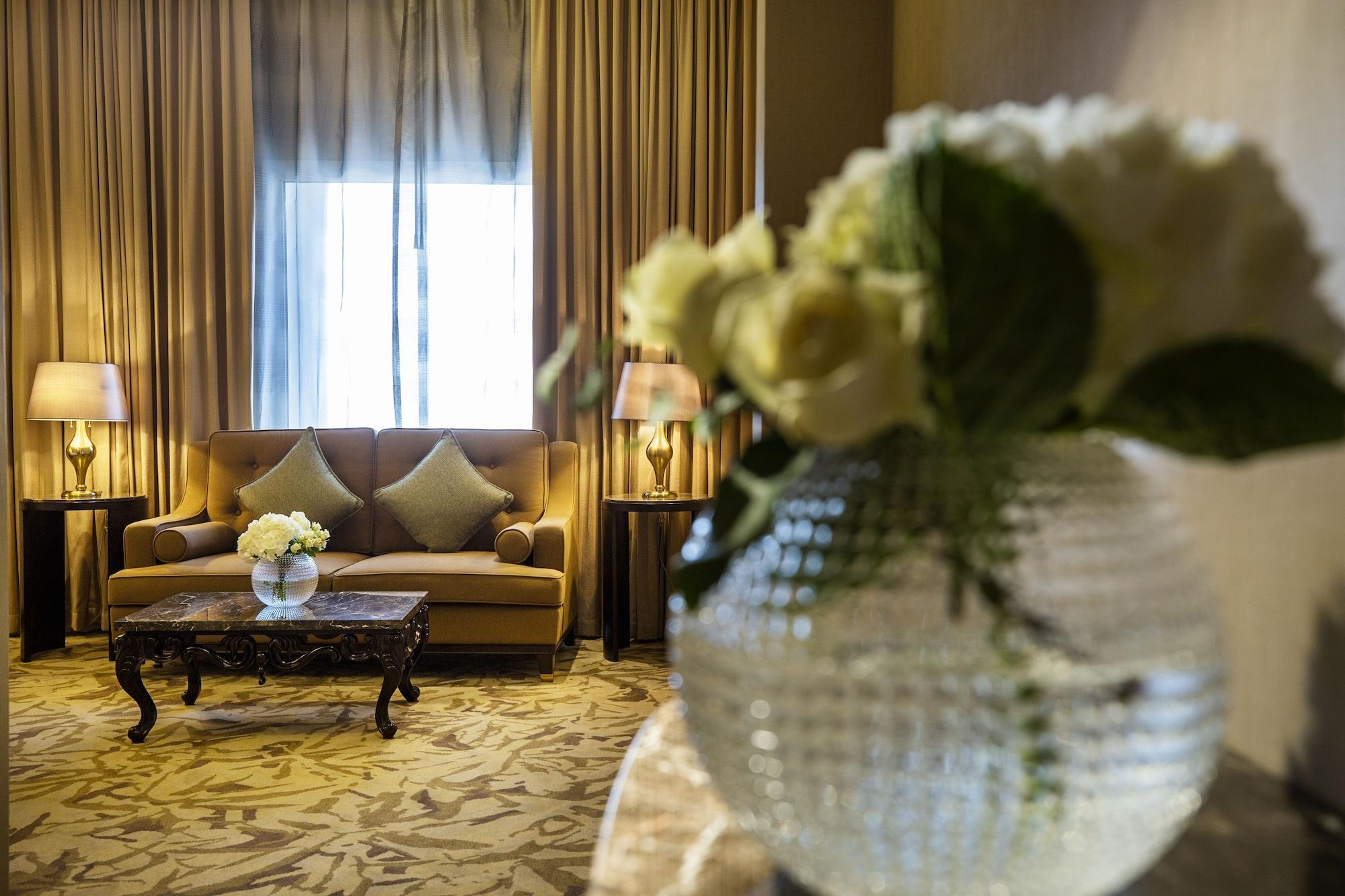 Ezdan Palace Hotel Доха Екстериор снимка A suite at the hotel