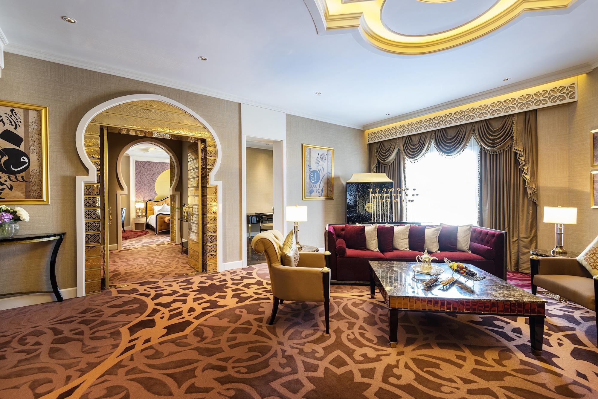 Ezdan Palace Hotel Доха Екстериор снимка A suite at the Jumeirah Emirates Towers Hotel