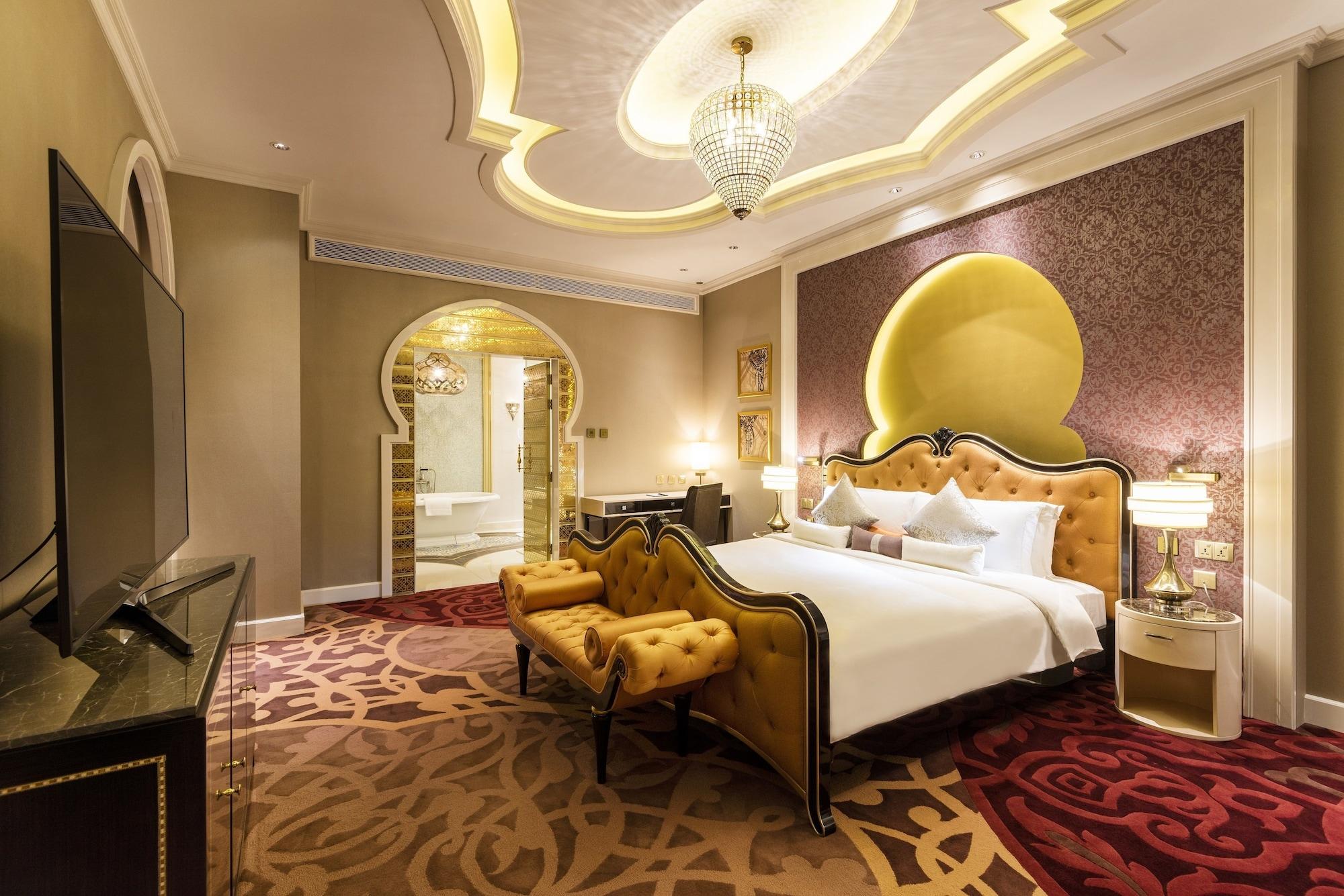 Ezdan Palace Hotel Доха Екстериор снимка A bedroom at the hotel