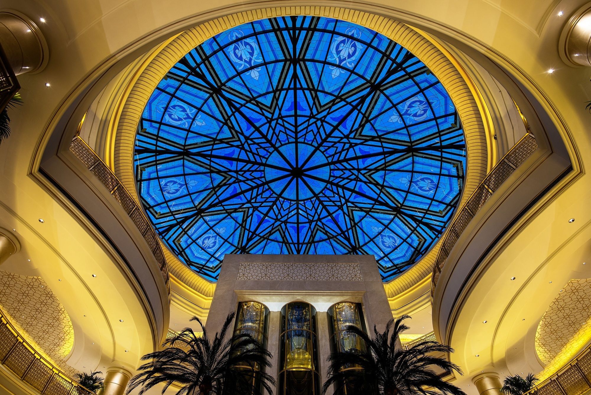 Ezdan Palace Hotel Доха Екстериор снимка The ceiling of the lobby